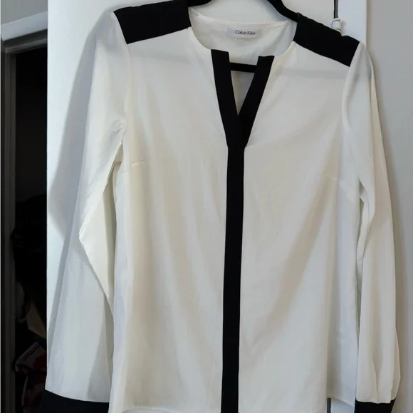 Calvin Klein long sleeve blouse - Picture 3 of 5
